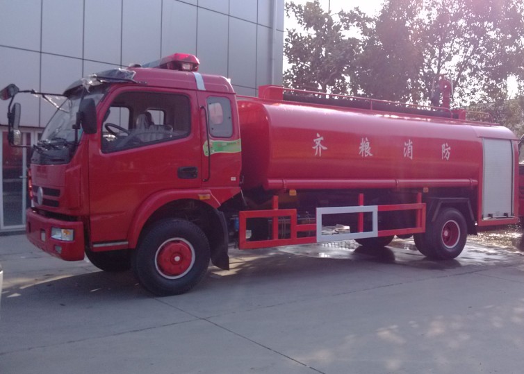 8吨社区消防车(大多利卡消防洒水车)
