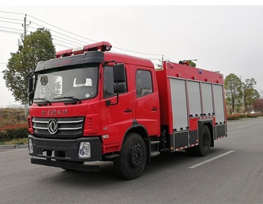 国六东风5.5吨水罐消防车